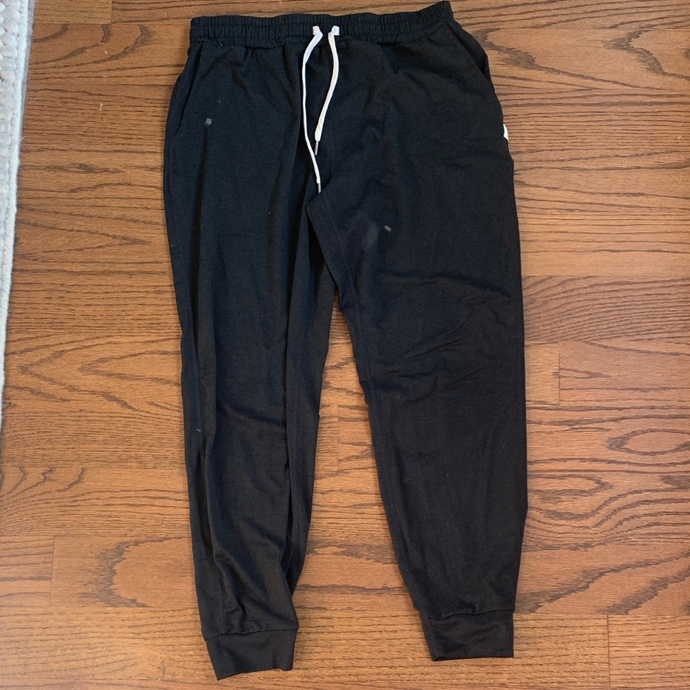 Vuori heather gray/ black Joggers